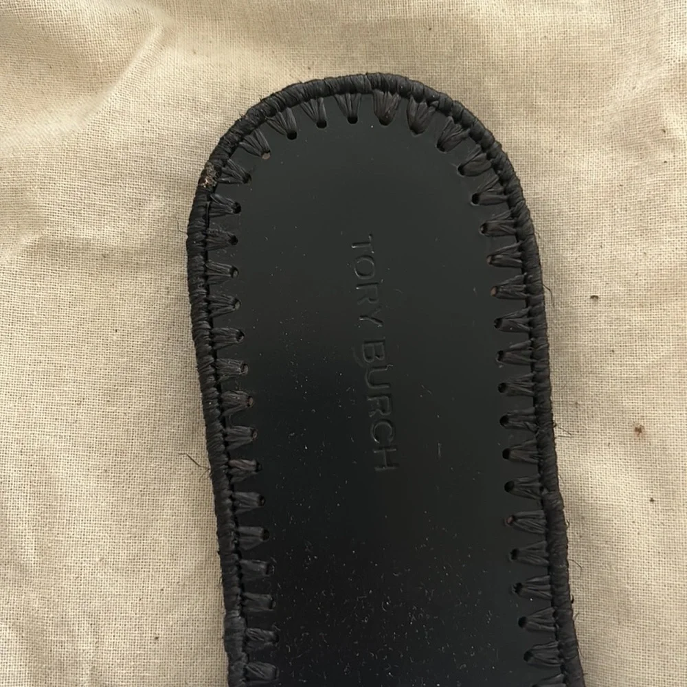 Adorable Tory slides! - Picture 4 of 6